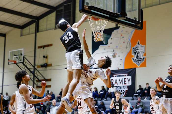 Webster Groves Missouri Mount Carmel Illinois boys basketball December 16 2023 Nate Latsch 25002